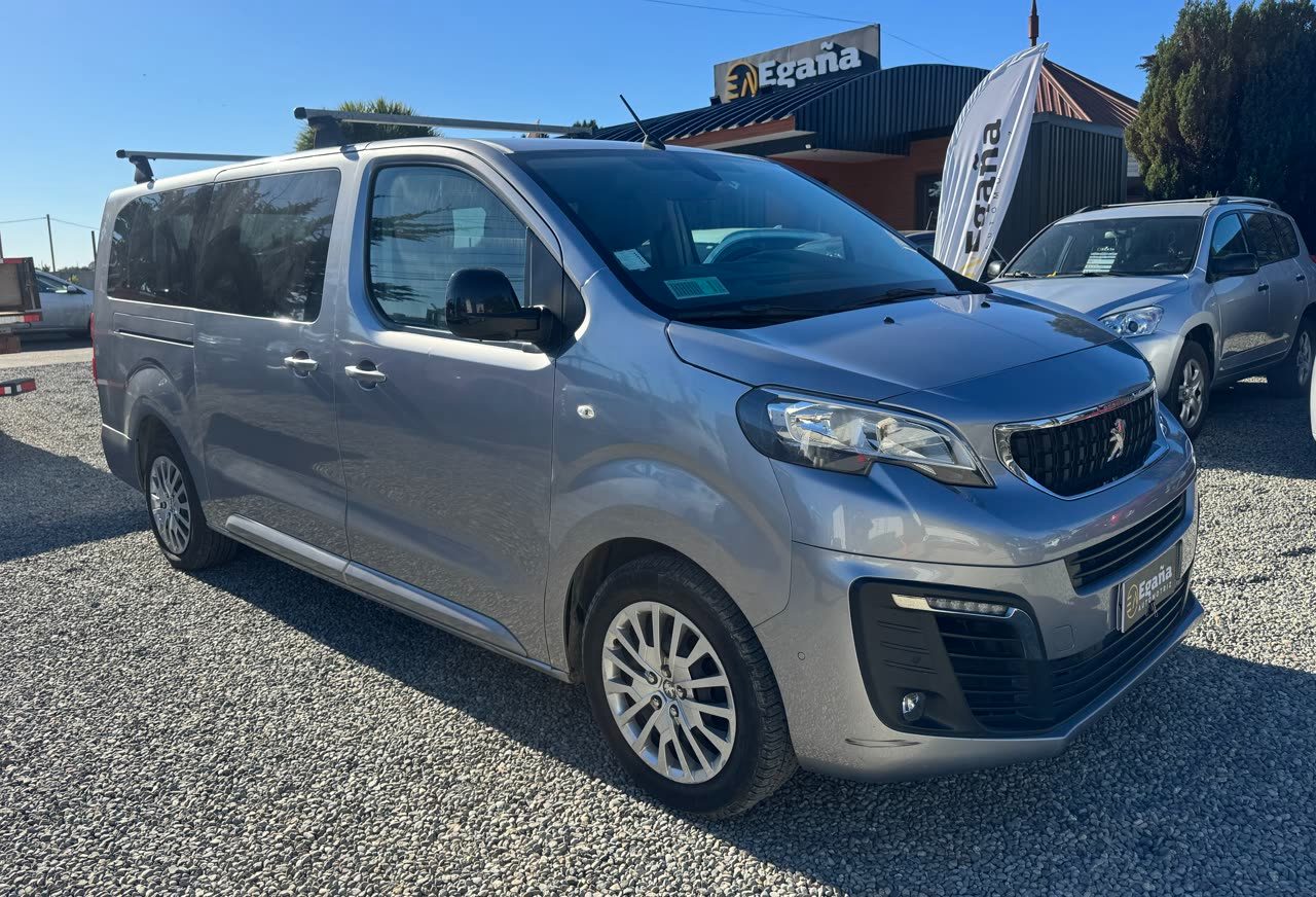 Peugeot Traveller 8+1 2023